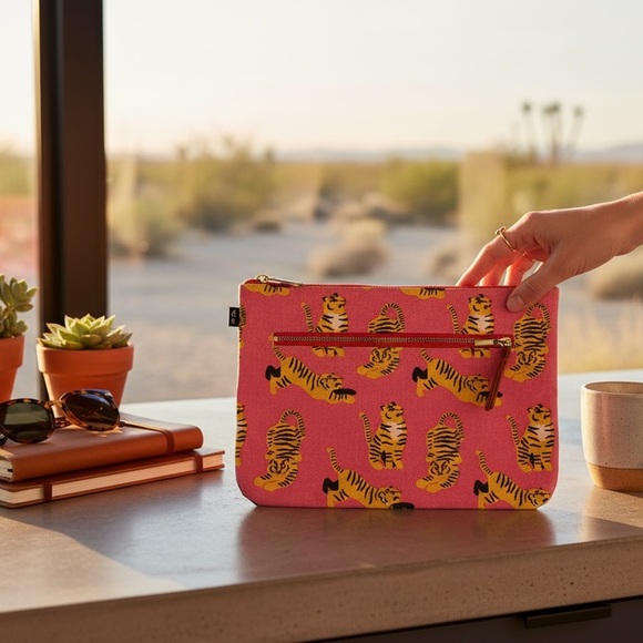 Fierce Folio vibrant pink bag featuring a repeat tiger print in a rare Pink - Picture 2 of 3